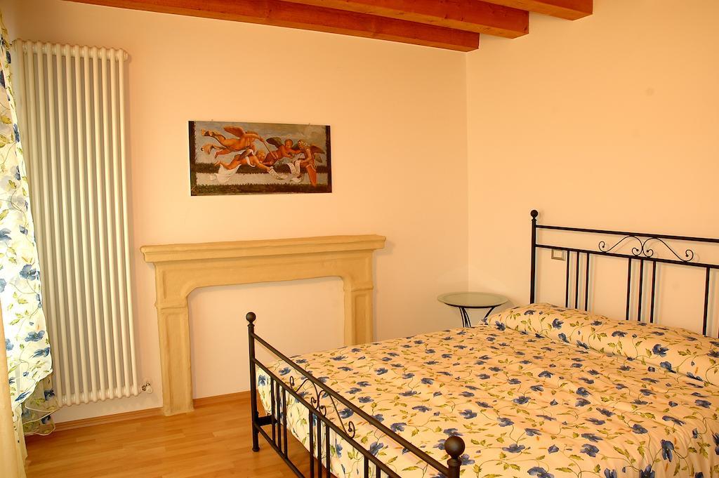 Agriturismo Al Tralcio Valeggio sul Mincio Habitación foto
