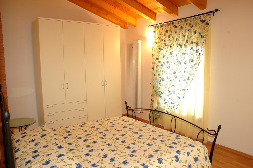 Agriturismo Al Tralcio Valeggio sul Mincio Habitación foto