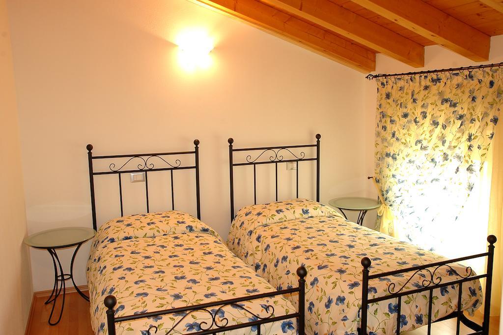 Agriturismo Al Tralcio Valeggio sul Mincio Habitación foto