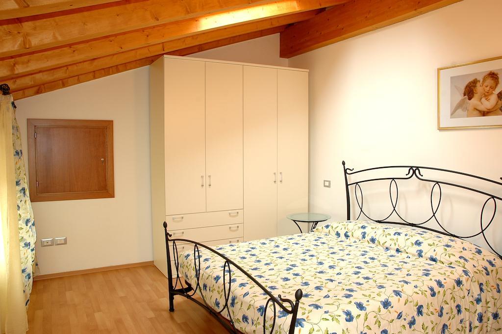 Agriturismo Al Tralcio Valeggio sul Mincio Habitación foto